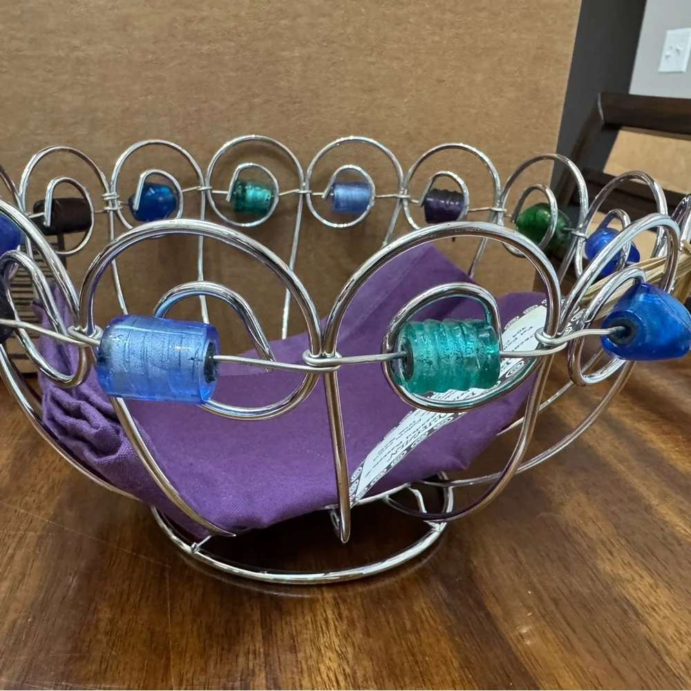 Decorative Metal Wire Fruit Bowl/basket with Colorful Beads 9”
